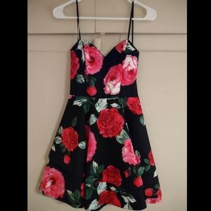 B. Darlin Floral Dress - Size Medium